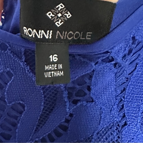 Ronni‎ Nicole Blue Floral Crochet Lace Dress Knee Length Feminine Holiday Sz 16 - Picture 3 of 17